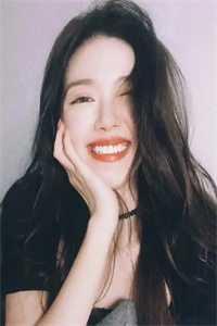 女主叫许稚的